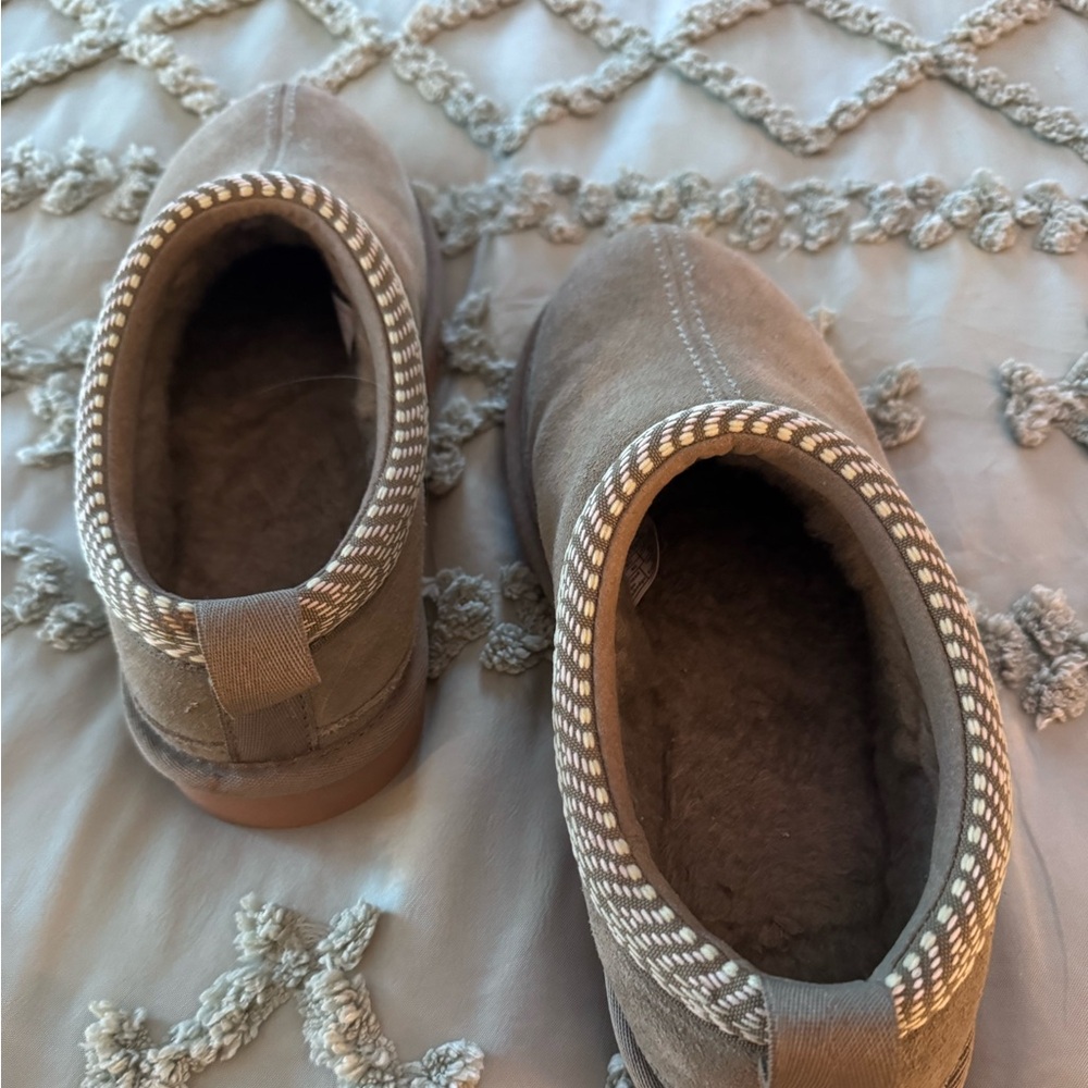 Koolaburra Tan Slippers